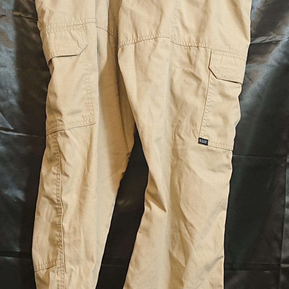 Mens 5.11 tactical pants 42 x 32 tan